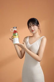 Handheld Small Electric Portable Mini Juicer - OFEBHS.PT